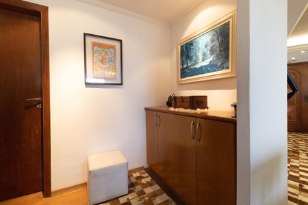 Apartamento à venda com 186m², 4 quartos e 4 vagasCorredor