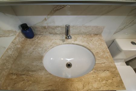Apartamento à venda com 108m², 3 quartos e 2 vagasQuarto 2 - Banheiro