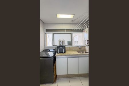 Apartamento para alugar com 87m², 2 quartos e 2 vagas Apartamento para alugar com 87m², 2 quartos e 2 vagasCozinha e Área de Serviço