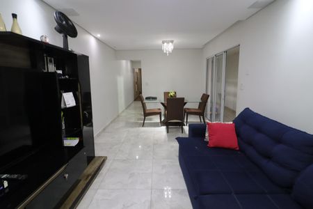 Casa à venda com 155m², 3 quartos e 2 vagasSala