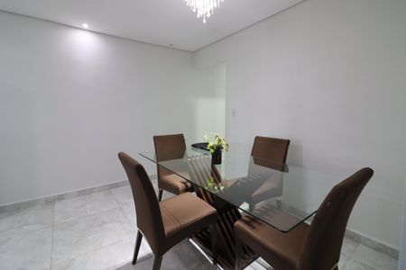 Casa à venda com 155m², 3 quartos e 2 vagasSala