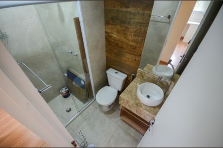 Apartamento à venda com 53m², 2 quartos e 1 vaga Apartamento à venda com 53m², 2 quartos e 1 vagaBanheiro