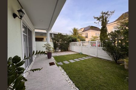 Casa de condomínio para alugar com 226m², 3 quartos e 3 vagasÁrea externa