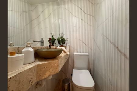 Casa de condomínio para alugar com 226m², 3 quartos e 3 vagasLavabo