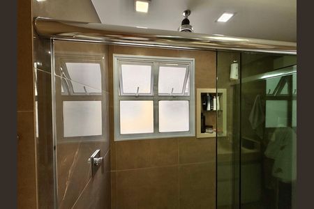 Casa de condomínio para alugar com 226m², 3 quartos e 3 vagasSuíte 1 (Master) - Banheiro