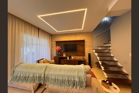 Casa de condomínio para alugar com 226m², 3 quartos e 3 vagasSala