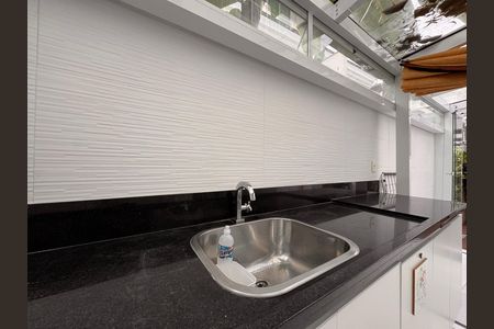 Casa de condomínio para alugar com 226m², 3 quartos e 3 vagasCozinha e Área de Serviço