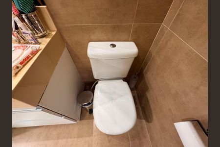 Casa de condomínio para alugar com 226m², 3 quartos e 3 vagasSuíte 1 (Master) - Banheiro
