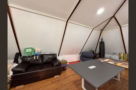 Casa de condomínio para alugar com 226m², 3 quartos e 3 vagasSótão