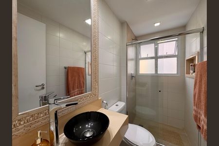 Casa de condomínio para alugar com 226m², 3 quartos e 3 vagasBanheiro Social