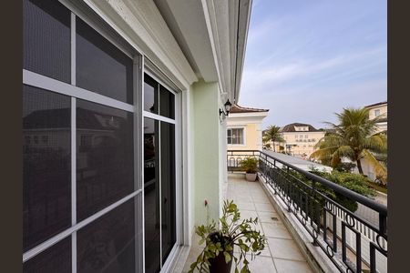 Casa de condomínio para alugar com 226m², 3 quartos e 3 vagasSuíte 1 (Master) - Varanda
