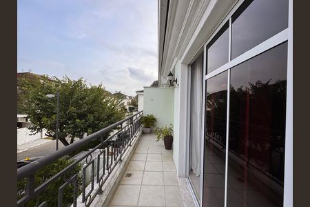 Casa de condomínio para alugar com 226m², 3 quartos e 3 vagasSuíte 1 (Master) - Varanda