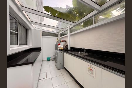Casa de condomínio para alugar com 226m², 3 quartos e 3 vagasCozinha e Área de Serviço
