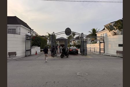 Casa de condomínio para alugar com 226m², 3 quartos e 3 vagasFachada