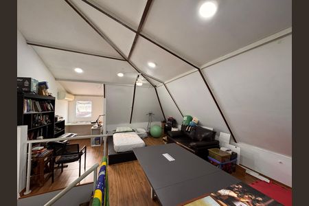 Casa de condomínio para alugar com 226m², 3 quartos e 3 vagasSótão