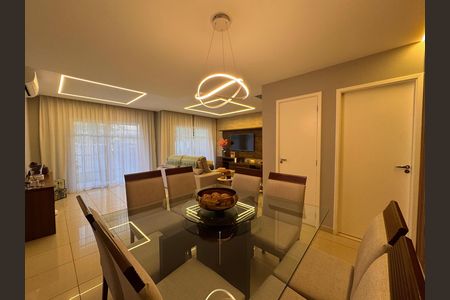 Sala de casa de condomínio para alugar com 3 quartos, 226m² em Recreio dos Bandeirantes, Rio de Janeiro