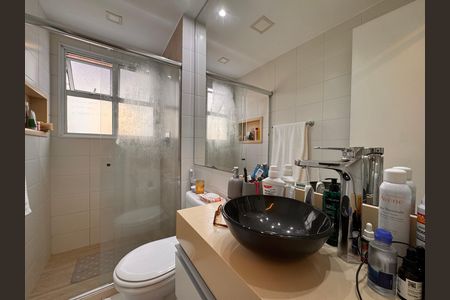 Casa de condomínio para alugar com 226m², 3 quartos e 3 vagasSuíte 2 - Banheiro