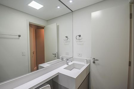 Apartamento para alugar com 131m², 3 quartos e 2 vagas Apartamento para alugar com 131m², 3 quartos e 2 vagasBanheiro da Suíte 2