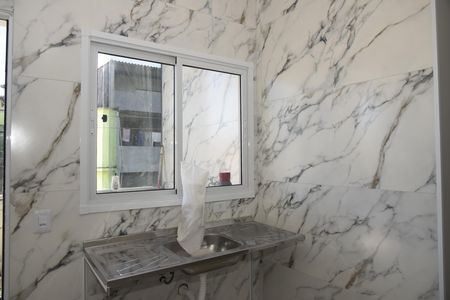 Cozinha de apartamento para alugar com 1 quarto, 50m² em Jardim Santo Eduardo, Embu das Artes