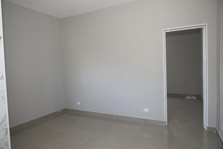 Cozinha de apartamento para alugar com 1 quarto, 50m² em Jardim Santo Eduardo, Embu das Artes
