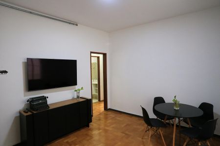 Sala de apartamento para alugar com 2 quartos, 78m² em Funcionários, Belo Horizonte