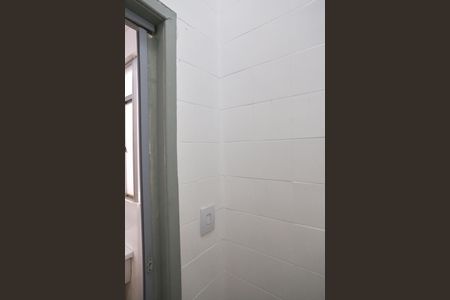 Apartamento para alugar com 78m², 2 quartos e sem vaga Apartamento para alugar com 78m², 2 quartos e sem vagaBanheiro de serviço