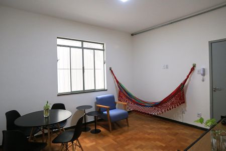 Sala de apartamento para alugar com 2 quartos, 78m² em Funcionários, Belo Horizonte