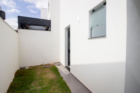 Casa para alugar com 120m², 2 quartos e 3 vagasQuintal