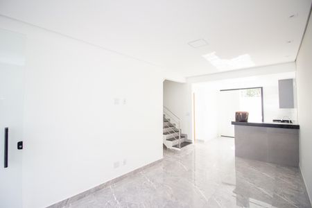 Sala de casa para alugar com 2 quartos, 120m² em Tres Barras, Contagem