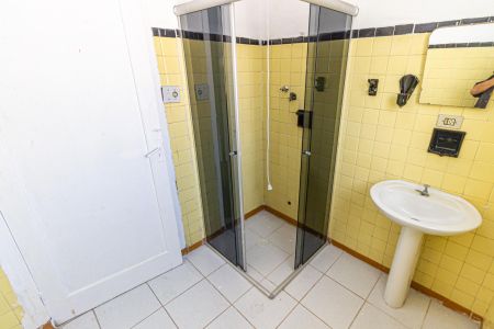 Casa à venda com 176m², 3 quartos e 3 vagasBanheiro