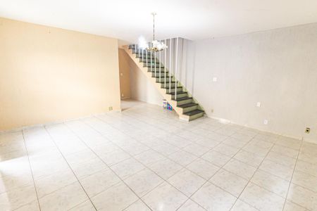 Sala de casa à venda com 3 quartos, 176m² em Vila Bertioga, São Paulo
