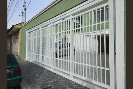 Casa à venda com 300m², 4 quartos e 4 vagas Casa à venda com 300m², 4 quartos e 4 vagasFachada