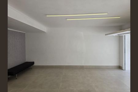 Casa à venda com 300m², 4 quartos e 4 vagas Casa à venda com 300m², 4 quartos e 4 vagasGaragem