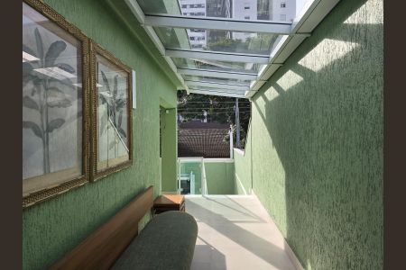 Casa à venda com 300m², 4 quartos e 4 vagas Casa à venda com 300m², 4 quartos e 4 vagasEntrada