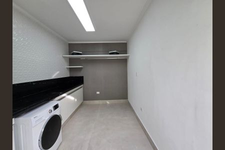 Casa à venda com 300m², 4 quartos e 4 vagas Casa à venda com 300m², 4 quartos e 4 vagasÁrea de Serviço