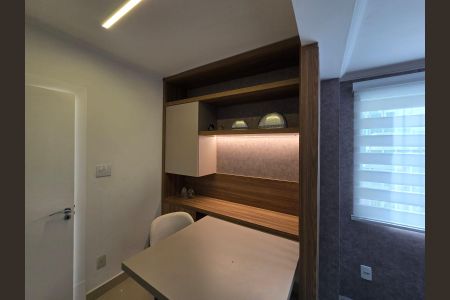 Casa à venda com 300m², 4 quartos e 4 vagas Casa à venda com 300m², 4 quartos e 4 vagasEscritório