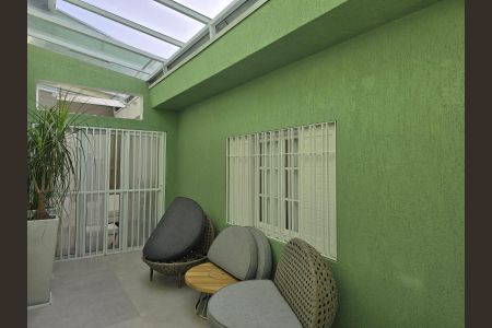 Casa à venda com 300m², 4 quartos e 4 vagas Casa à venda com 300m², 4 quartos e 4 vagasQuintal