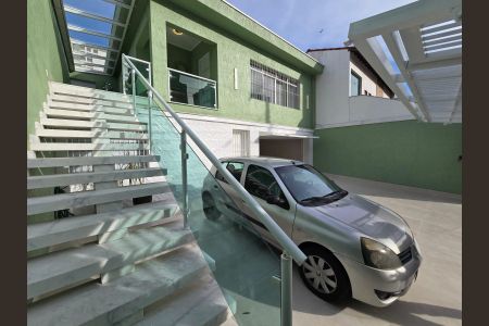 Casa à venda com 300m², 4 quartos e 4 vagas Casa à venda com 300m², 4 quartos e 4 vagasGaragem
