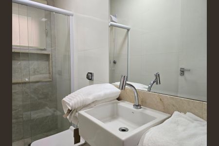 Casa à venda com 300m², 4 quartos e 4 vagas Casa à venda com 300m², 4 quartos e 4 vagasBanheiro da Suíte 3