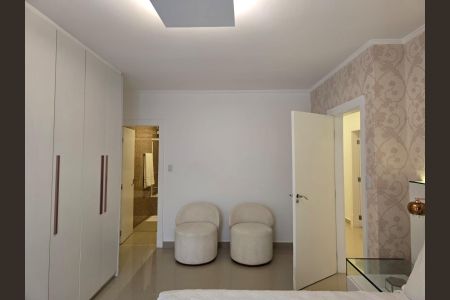 Casa à venda com 300m², 4 quartos e 4 vagas Casa à venda com 300m², 4 quartos e 4 vagasSuíte 02