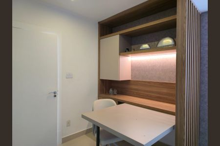 Casa à venda com 300m², 4 quartos e 4 vagas Casa à venda com 300m², 4 quartos e 4 vagasEscritório