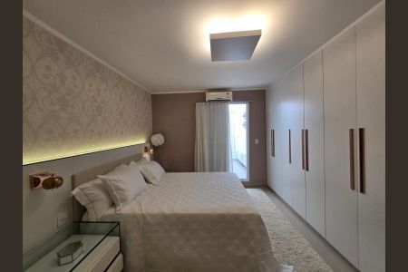 Casa à venda com 300m², 4 quartos e 4 vagas Casa à venda com 300m², 4 quartos e 4 vagasSuíte 02