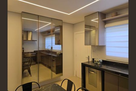 Casa à venda com 300m², 4 quartos e 4 vagas Casa à venda com 300m², 4 quartos e 4 vagasCozinha