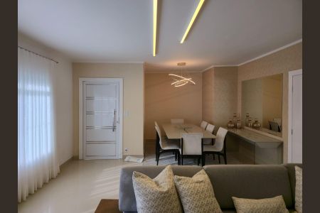Casa à venda com 300m², 4 quartos e 4 vagas Casa à venda com 300m², 4 quartos e 4 vagasSala
