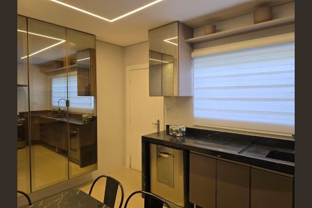 Casa à venda com 300m², 4 quartos e 4 vagas Casa à venda com 300m², 4 quartos e 4 vagasCozinha
