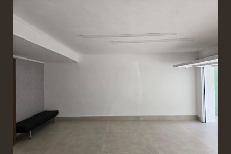 Casa à venda com 300m², 4 quartos e 4 vagas Casa à venda com 300m², 4 quartos e 4 vagasGaragem