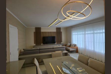 Casa à venda com 300m², 4 quartos e 4 vagas Casa à venda com 300m², 4 quartos e 4 vagasSala