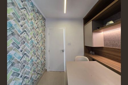 Casa à venda com 300m², 4 quartos e 4 vagas Casa à venda com 300m², 4 quartos e 4 vagasEscritório