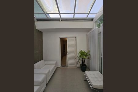 Casa à venda com 300m², 4 quartos e 4 vagas Casa à venda com 300m², 4 quartos e 4 vagasHall entre Suítes 02 e 03