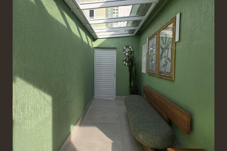 Casa à venda com 300m², 4 quartos e 4 vagas Casa à venda com 300m², 4 quartos e 4 vagasEntrada